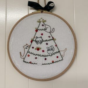 Grande Broderie sapin de Noël chats